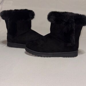 SO Paulina Women’s Faux-Fur Black Winter Boots